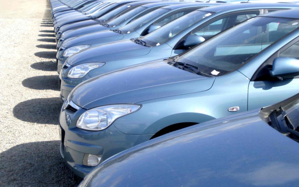 Parc stockage de voiture transports rabouin