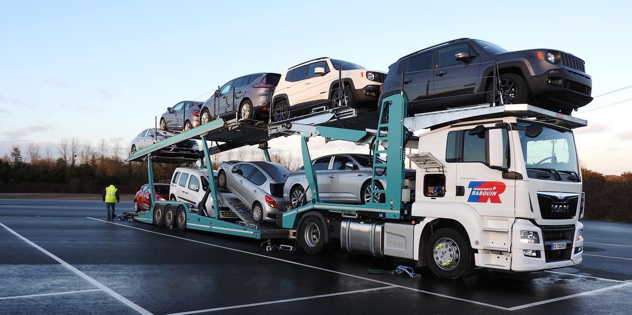 chargement véhicules sur camion transports rabouin